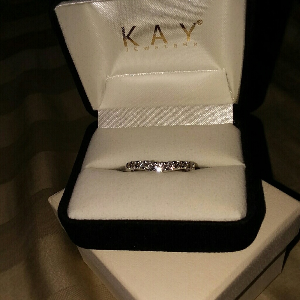 Diamond wedding band - Picture 3 of 3